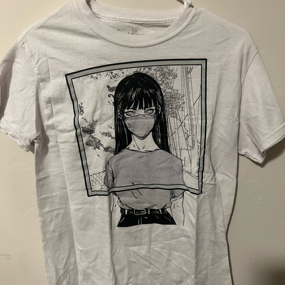 Graphic tee